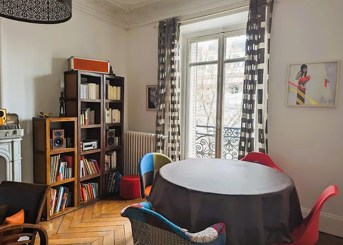 Typique Et Confortable - Voltaire Daire