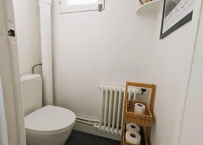 Daire Typique Et Confortable - Voltaire Paris