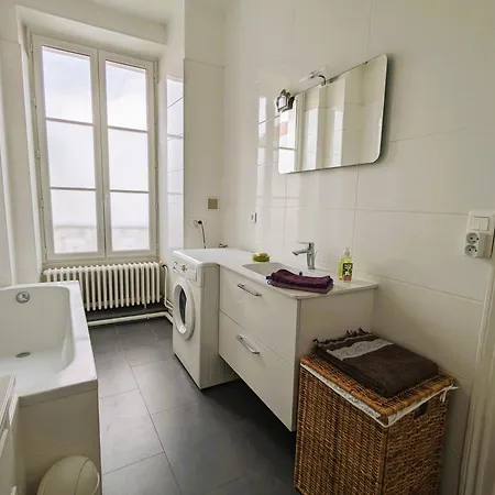 Apartment Typique Et Confortable - Voltaire Paris