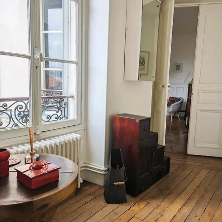 Typique Et Confortable - Voltaire